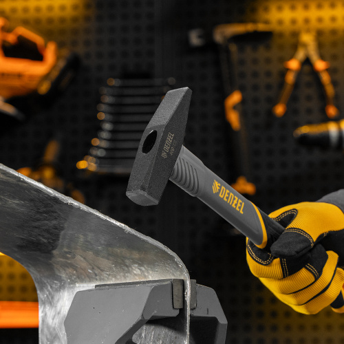 Молоток слесарный, 400 г, кованый, фибергласовая рукоятка c TPR покрытием Denzel купить в Москве с доставкой по всей России | ProtosMarket.ru