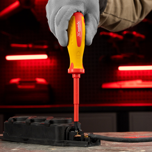 Отвертка Insulated, PH2 x 100 мм, CrMo, до 1000 В, двухкомпонентная рукоятка Matrix Professional по ценам производителя в Санкт-Петербурге с доставкой по всей России