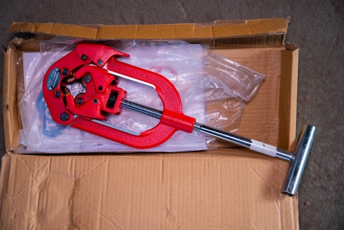 Труборез с хомутной защелкой TOR GH2S для стальных труб 1/2"- 2 1/2" купить в Москве с доставкой по всей России | ProtosMarket.ru