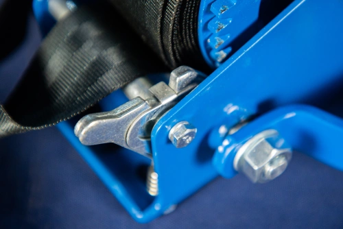 Лебедка ручная барабанная с лентой  0,5т 20 м оцинкованная TOR LHW по ценам производителя в Санкт-Петербурге с доставкой по всей России