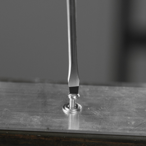 Отвертка, SL4х100 мм, S2, 3к рукоятка Denzel по ценам производителя в Санкт-Петербурге с доставкой по всей России