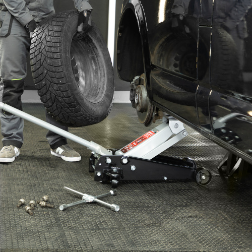 Домкрат гидравлический подкатной, 3 т, высота подъема 140-520 мм Matrix по ценам производителя в Санкт-Петербурге с доставкой по всей России