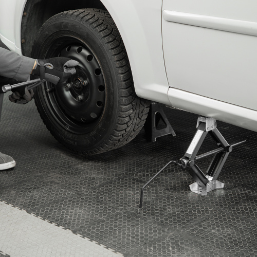 Домкрат ромбический винтовой универсальный ТУ 5.16-469-0213-04, 1,5 т, 105-375 мм по ценам производителя в Санкт-Петербурге с доставкой по всей России