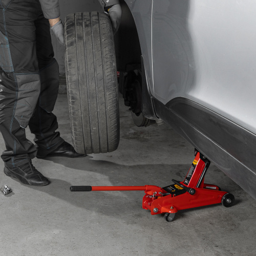 Домкрат гидравлический подкатной, 2 т, h подъема 125-300 мм, в пластиковом кейсе Sparta по ценам производителя в Санкт-Петербурге с доставкой по всей России