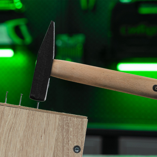 Молоток слесарный 300 г, квадратный боек, деревянная рукоятка Сибртех купить в Москве с доставкой по всей России | ProtosMarket.ru