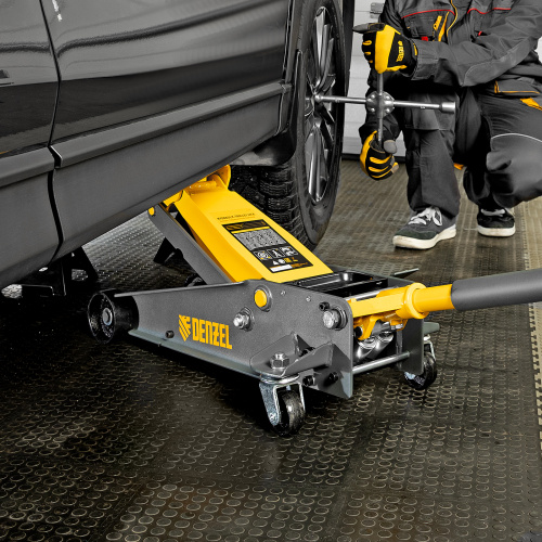 Домкрат гидравлический подкатной 3 т, с фиксатором, быстрый подъем, 135-480 мм, профессиональный Denzel по ценам производителя в Санкт-Петербурге с доставкой по всей России