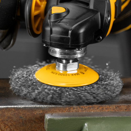 Щетка для УШМ, 125 мм, "Тарелка", витая нержавеющая проволока 0.3 мм, М14 Denzel купить в Москве с доставкой по всей России | ProtosMarket.ru