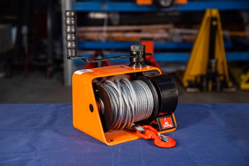 Лебедка ручная червячная с тросом  500кг 25м TOR VS по ценам производителя в Санкт-Петербурге с доставкой по всей России
