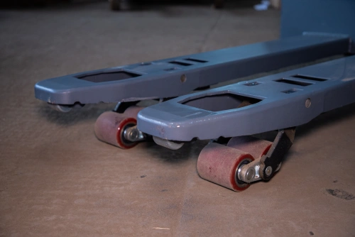 Тележка электрическая 2000 кг 1150 мм XILIN CBD20L с закрытой платформой 24/280 В/Ач* купить в Москве с доставкой по всей России | ProtosMarket.ru