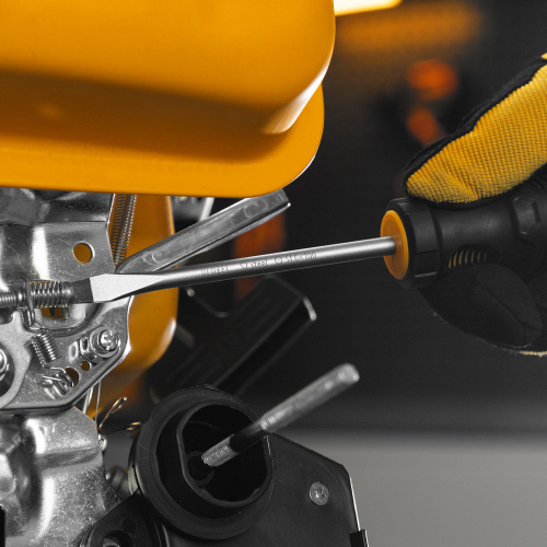 Отвертка, SL6x100 мм, S2, 3к рукоятка Denzel по ценам производителя в Санкт-Петербурге с доставкой по всей России