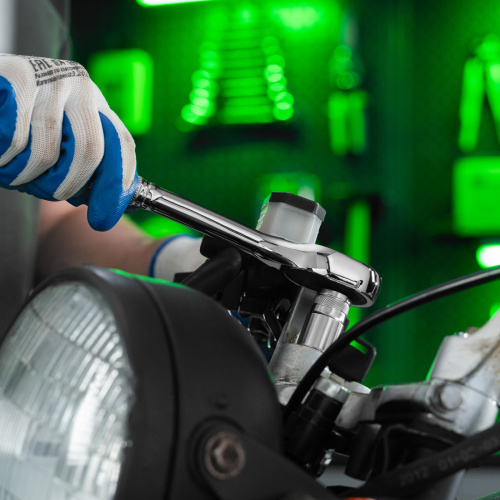 Ключ-трещотка 1/2", 45 зубьев, цельнометаллический, с быстрым сбросом, CrV, хром Сибртех по ценам производителя в Санкт-Петербурге с доставкой по всей России