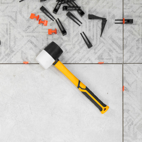 Киянка резиновая, 450 г, черно-белая, фибергласовая рукоятка c TPR покрытием Denzel купить в Москве с доставкой по всей России | ProtosMarket.ru