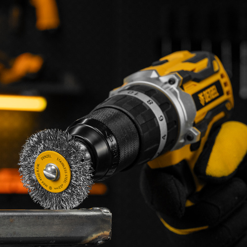 Набор щеток для дрели, 5 Плоских 25-38-50-63-75 мм, шпилька, нерж. вит. проволока Denzel по ценам производителя в Санкт-Петербурге с доставкой по всей России