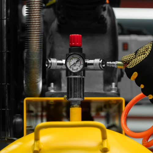 Компрессор воздушный рем. привод BCV 5500-T/200, 5,5 кВт, 200 литров, 850 л/мин Denzel по ценам производителя в Санкт-Петербурге с доставкой по всей России