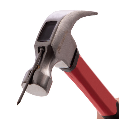 Молоток-гвоздодер, 450 г, боек c магнитом, фибергласовая обрезиненная рукоятка Matrix купить в Москве с доставкой по всей России | ProtosMarket.ru