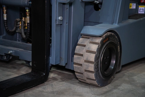 Погрузчик электрический трехопорный XILIN 1,5 т 3,5 м CPD15S-E сайдшифт по ценам производителя в Санкт-Петербурге с доставкой по всей России