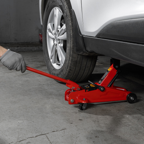 Домкрат гидравлический подкатной, 2 т, h подъема 125-300 мм, в пластиковом кейсе Sparta по ценам производителя в Санкт-Петербурге с доставкой по всей России