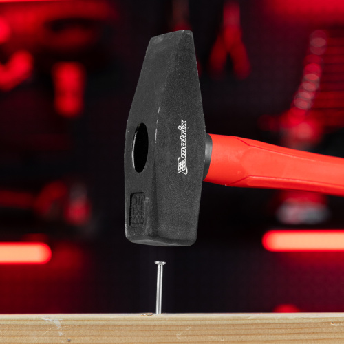 Молоток слесарный optimal, 1000 г, фибергласовая обрезиненная рукоятка, квадратный боек Matrix купить в Москве с доставкой по всей России | ProtosMarket.ru