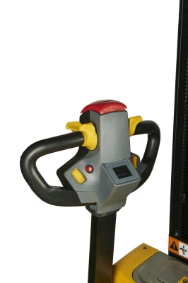 Штабелер самоходный 1,5 т 3,0 м TOR WS15H-3000 24/85 В/Ач по ценам производителя в Санкт-Петербурге с доставкой по всей России