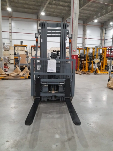 Погрузчик электрический четырехопорный TOR 2,0 т 4,5 м FB20R сайдшифт, своб. ход мачты по ценам производителя в Санкт-Петербурге с доставкой по всей России