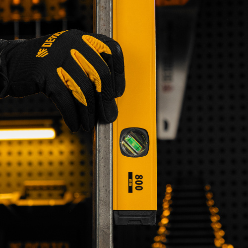 Уровень алюминиевый, магнит, фрезерованный, 3 глазка (1 зеркал.) 0,5 мм/м, 800 мм Denzel по ценам производителя в Санкт-Петербурге с доставкой по всей России