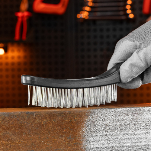 Щетка пятирядная металлическая с пластмассовой ручкой Sparta по ценам производителя в Санкт-Петербурге с доставкой по всей России