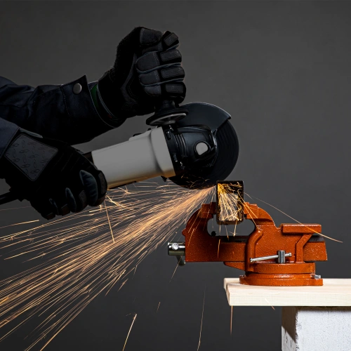 Тиски слесарные, 125 мм, поворотные, с наковальней Sparta купить в Москве с доставкой по всей России | ProtosMarket.ru