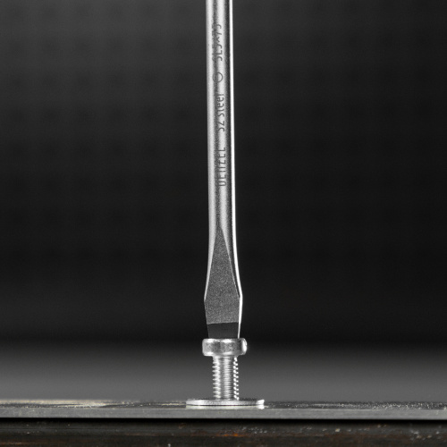 Отвертка, SL5x75 мм, S2, 3к рукоятка Denzel по ценам производителя в Санкт-Петербурге с доставкой по всей России