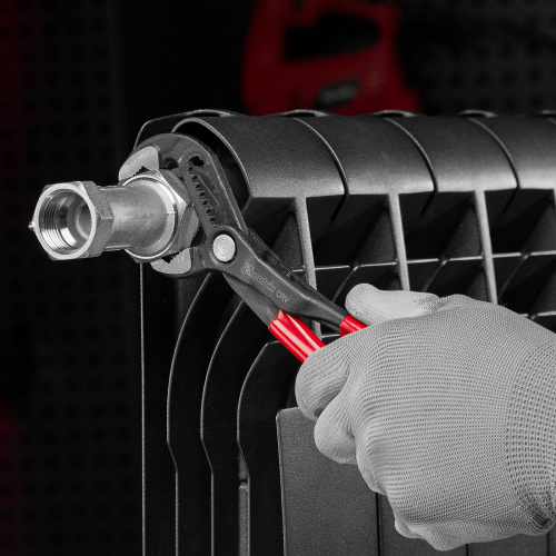 Клещи переставные 180 мм, кнопочный механизм, хром-ванадий, обливные рукоятки Matrix по ценам производителя в Санкт-Петербурге с доставкой по всей России