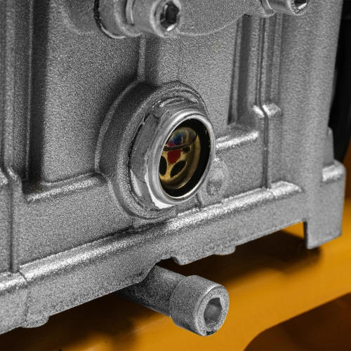 Компрессор воздушный рем. привод BCI 2200/100, 2,2 кВт, 100 литров, 420 л/мин Denzel по ценам производителя в Санкт-Петербурге с доставкой по всей России