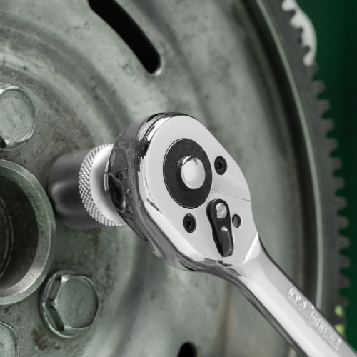 Ключ-трещотка 3/8", 45 зубьев, цельнометаллический, с быстрым сбросом, CrV, хром Сибртех по ценам производителя в Санкт-Петербурге с доставкой по всей России