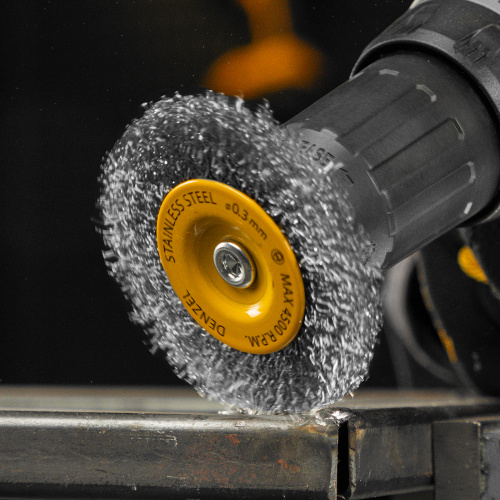 Щетка для дрели, 75 мм, Плоская, со шпилькой, нержавеющая витая проволока Denzel по ценам производителя в Санкт-Петербурге с доставкой по всей России