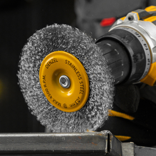 Щетка для дрели 100 мм, Плоская, со шпилькой, нержавеющая витая проволока Denzel по ценам производителя в Санкт-Петербурге с доставкой по всей России