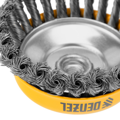 Щетка для УШМ, 125 мм, "Чашка", крученая нержавеющая проволока 0.5 мм, М14 Denzel по ценам производителя в Санкт-Петербурге с доставкой по всей России