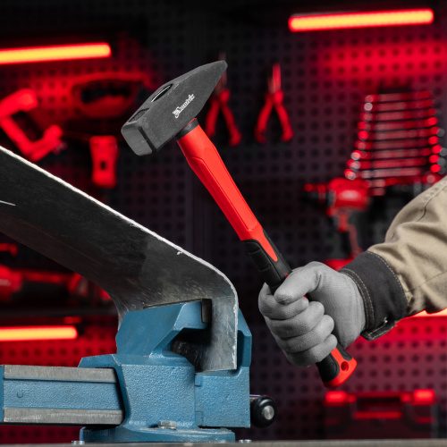 Молоток слесарный optimal, 1000 г, фибергласовая обрезиненная рукоятка, квадратный боек Matrix купить в Москве с доставкой по всей России | ProtosMarket.ru