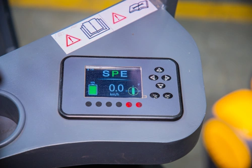 Погрузчик электрический трехопорный XILIN 1,5 т 3,5 м CPD15S-E сайдшифт по ценам производителя в Санкт-Петербурге с доставкой по всей России