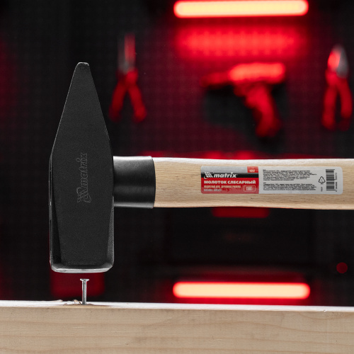 Молоток слесарный, 1500 г, квадратный боек, деревянная рукоятка Matrix купить в Москве с доставкой по всей России | ProtosMarket.ru