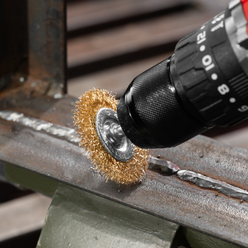 Щетка для дрели, 50 мм, плоская со шпилькой, латунированная витая проволока Matrix по ценам производителя в Санкт-Петербурге с доставкой по всей России