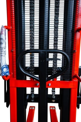 Штабелер гидравлический 2,0 т 3,0 м TOR CTY-EH с раздвижными вилами по ценам производителя в Санкт-Петербурге с доставкой по всей России