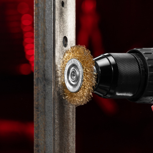 Щетка для дрели, 50 мм, плоская со шпилькой, латунированная витая проволока Matrix по ценам производителя в Санкт-Петербурге с доставкой по всей России