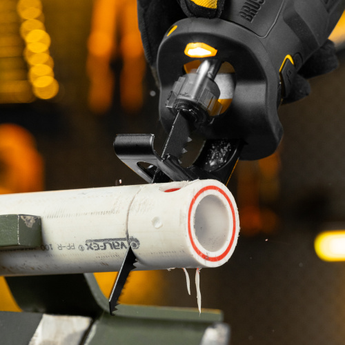 Пила сабельная аккумуляторная бесщет. RS-250, Li-Ion, 20 В Denzel по ценам производителя в Санкт-Петербурге с доставкой по всей России