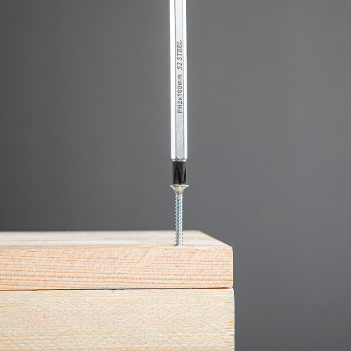 Отвертка PH2 x 100 мм, S2, трехкомпонентная ручка Gross по ценам производителя в Санкт-Петербурге с доставкой по всей России