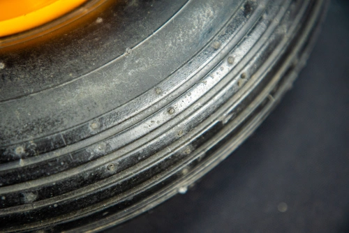 Колесо пневматическое резиновое 330 мм 13x4.00-6 по ценам производителя в Санкт-Петербурге с доставкой по всей России