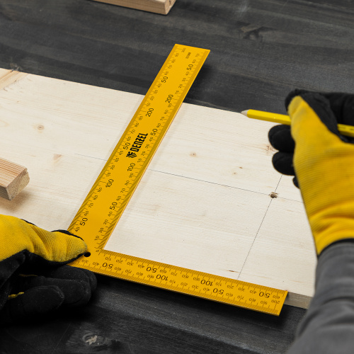 Угольник стальной, 200 х 300 мм Denzel по ценам производителя в Санкт-Петербурге с доставкой по всей России