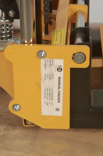 Штабелер гидравлический 0,4 т 1,5 м TOR PJ4150 облегченный по ценам производителя в Санкт-Петербурге с доставкой по всей России