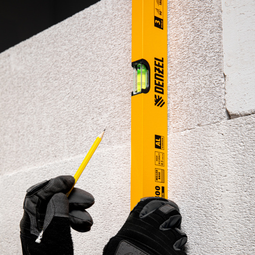 Уровень алюминиевый, 1500 мм, фрезерованный, 3 глазка Denzel купить в Москве с доставкой по всей России | ProtosMarket.ru