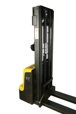 Штабелер самоходный 1,5 т 3,0 м TOR WS15H-3000 24/85 В/Ач по ценам производителя в Санкт-Петербурге с доставкой по всей России