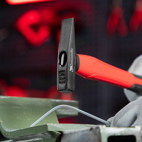 Молоток слесарный optimal, 100 г, фибергласовая обрезиненная рукоятка, квадратный боек Matrix купить в Москве с доставкой по всей России | ProtosMarket.ru