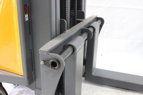 Штабелер гидравлический с электроподъемом 1,5 т 3,5 м XILIN CDD15B-E с раздвижными вилами по ценам производителя в Санкт-Петербурге с доставкой по всей России