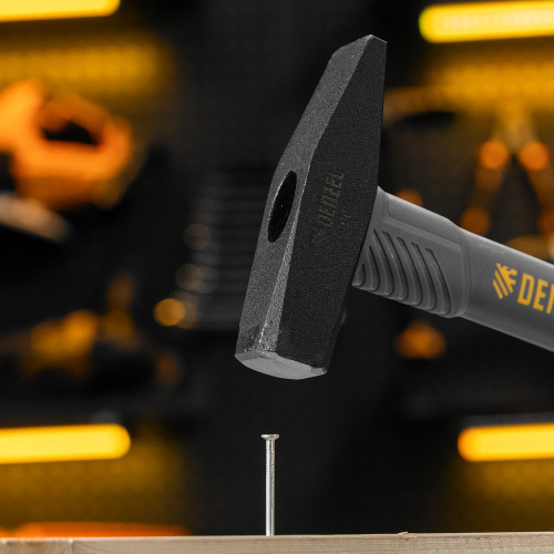 Молоток слесарный, 400 г, кованый, фибергласовая рукоятка c TPR покрытием Denzel купить в Москве с доставкой по всей России | ProtosMarket.ru